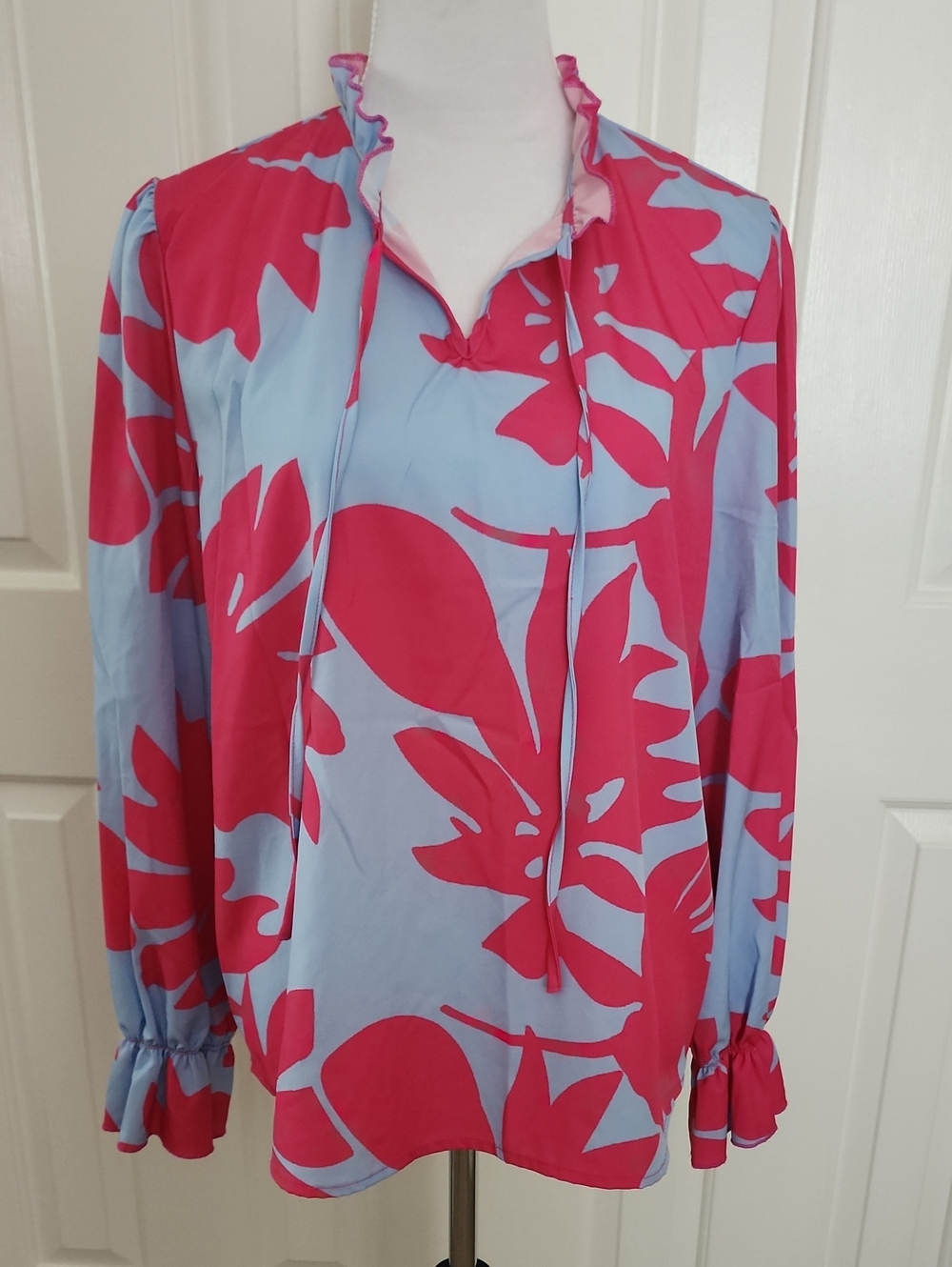 Women’s Pink Floral Tie-Neck Blouse